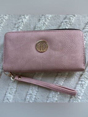 Kohl’s | Blush Pink Wristlet